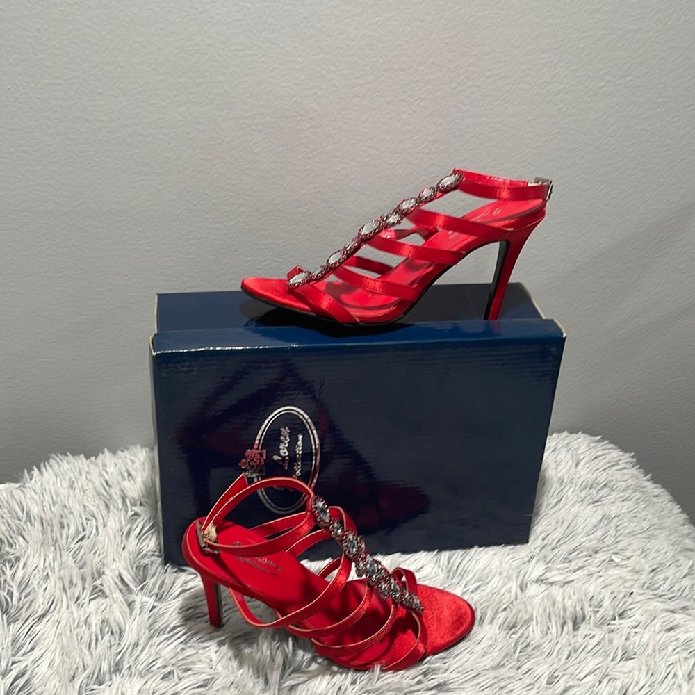 J Loren collection red sandals size 6 great condition